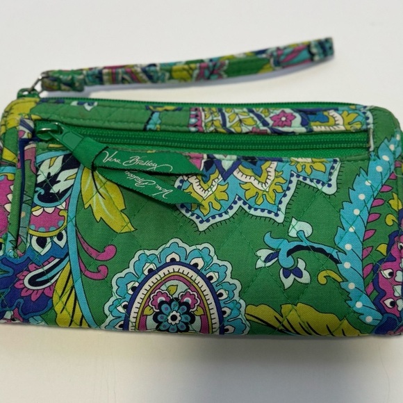 Vera Bradley green quilted wallet - Picture 5 of 8